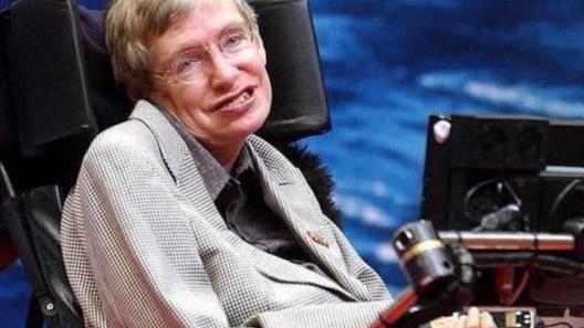 霍金在轮椅上度过大半辈子，他的3个孩子怎么来的？功劳全在妻子