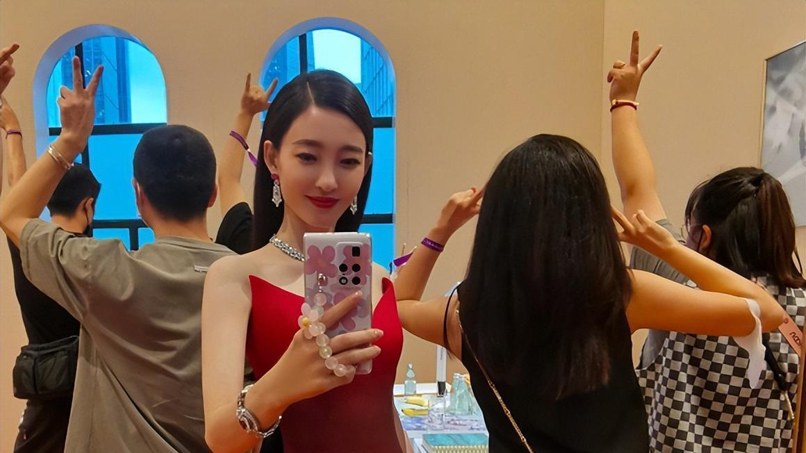 王丽坤|曝王丽坤老公涉案8亿，婚内送的4700W豪宅被封，女方开派对心情好