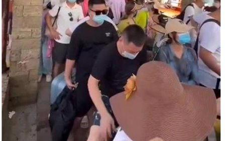 冲上热搜！深圳警方：30人被抓！上海KTV阳性密接2.3万人！