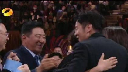 雷佳音|雷佳音为啥能得到全国人民的“团宠”？演技好的演员又不只他一个