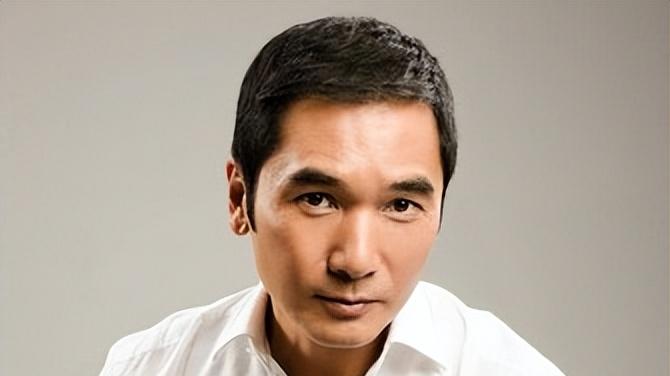 方中信|两个多月没工开！香港知名男星疫情下工作锐减，自嘲：想吃软饭了