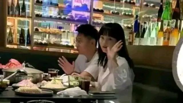明星|买超和邵晴在一起被贼偷拍，根本不可能隐藏，又一单婚内出轨