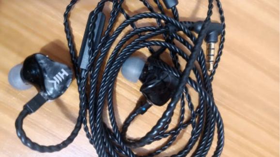 |音质纯正的入耳式有线耳机，听感通透细节丰富，立体音层次分明