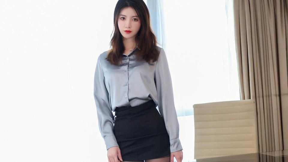 穿衣搭配|职场女性如何穿搭，彰显自己的时尚魅力和气质？