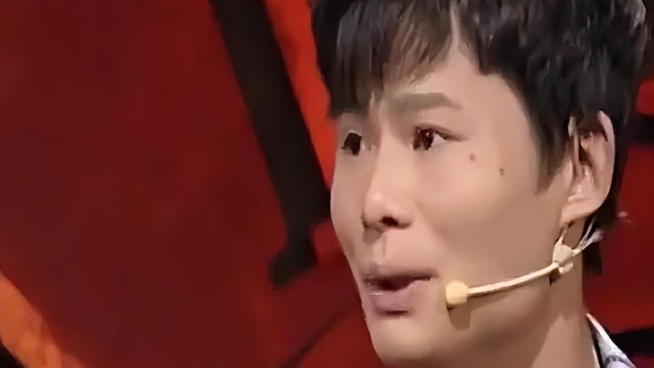 25岁帅小伙恋上59岁大妈，直言她很漂亮，大妈：我不是富婆