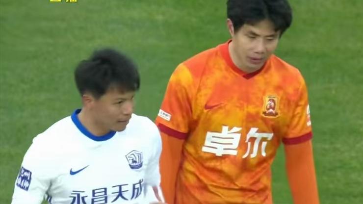 蒿俊闵|蒿俊闵不踢球也很忙，他夏窗或许穿上9号球衣转投豪门