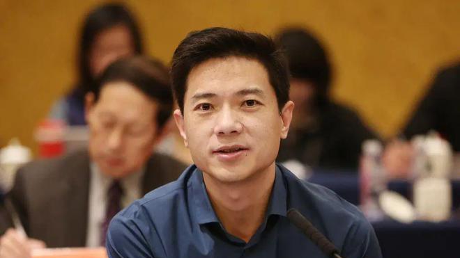 降世神通|李彦宏：百度是要挣钱的，因为医疗事件，一个季度砍了20亿的收入