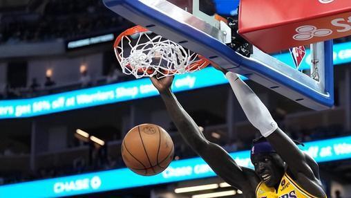 湖人队|NBA要变天！名记：湖人在交易市场活跃了起来，佩林卡剑指斯玛特