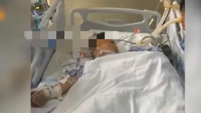一孩子发生车祸，孩子父亲在平台上筹到了100万善款。想要取出来给孩子治病时，却遭到基金