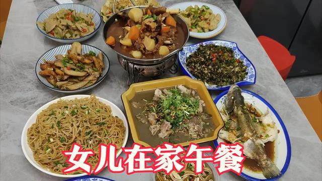 男子吐槽妻子做饭太双标，女儿在家大鱼大肉，女儿不在家剩菜剩饭