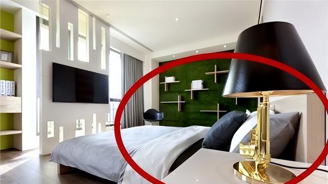 卧室|老人说的“床靠两面墙，家中遭殃”到底是什么意思？看完明白了