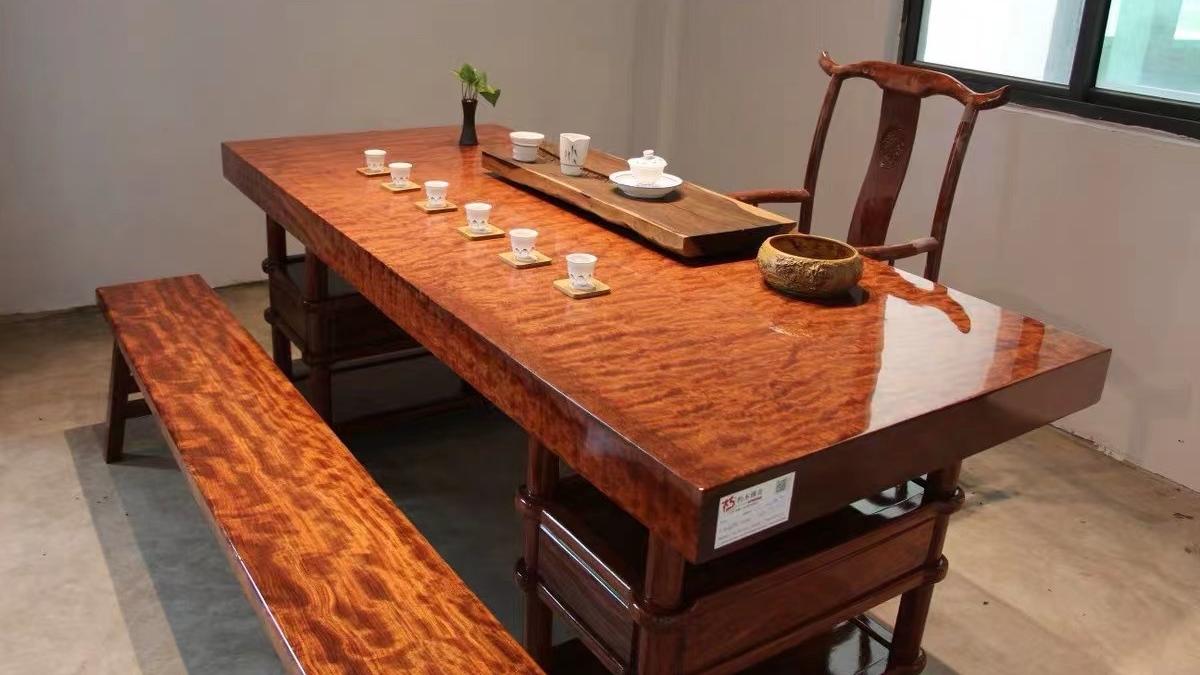 实木大板桌和传统实木桌子到底有什么区别呢