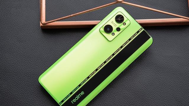 realme|压缩利润，5000mAh骁龙870旗舰降至1799元，机会到了