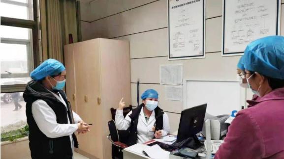 立足|家庭背景差，学历低，在职场上如何立足？