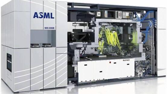 芯片|芯片巨头们制定小芯片标准，不让中企“上牌桌”，我国不甘示弱！