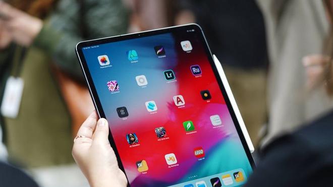 酷睿处理器|为什么iPhone不可以用Type-C口，iPad却可以？原因只有两个！