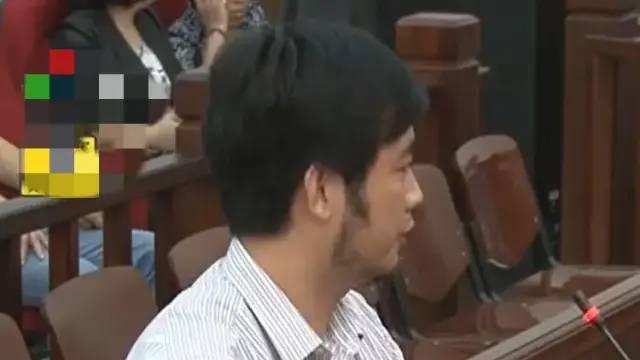 男子为抓贼，开车100码撞向前方摩托车