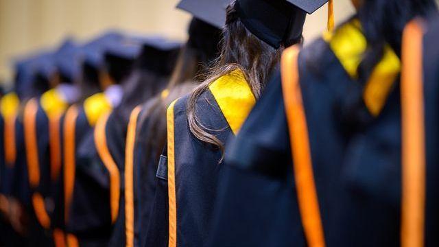 考研|延迟毕业的年轻人：大厂实习、考公、考研、留学