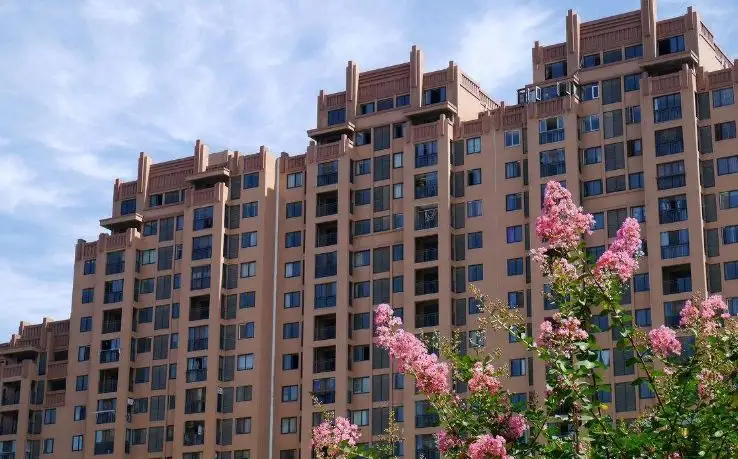 购房置业|这么多年的打拼，终于攒下来了100万的存款，我没有买房子！