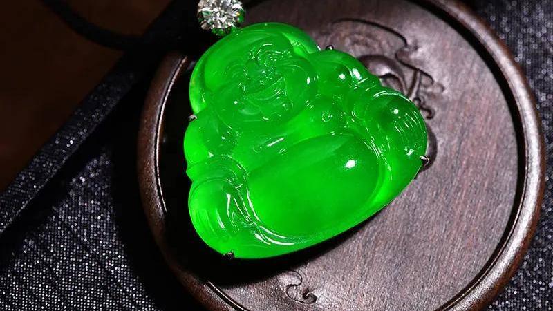 翡翠|越戴越漂亮的翡翠品种你知道是那些吗？