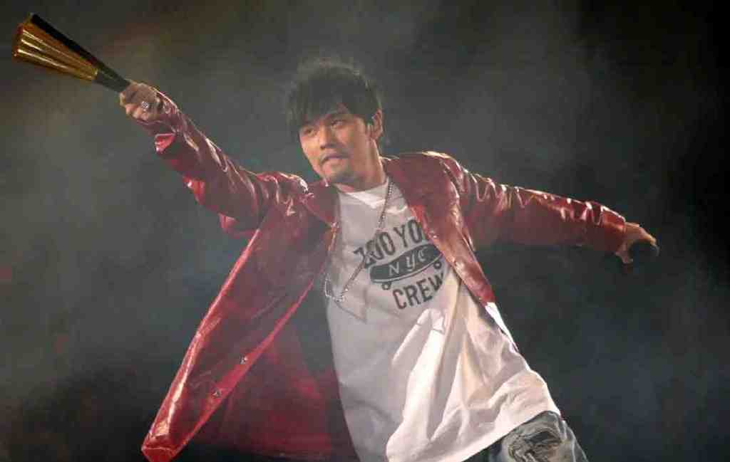 鹿晗|上半年只赚了83万元，鹿晗王一博撑不起上市公司