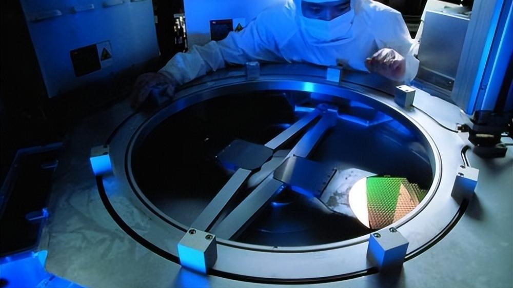 芯片|2800亿美元！美国造芯结果反转了，外媒：乱套了！