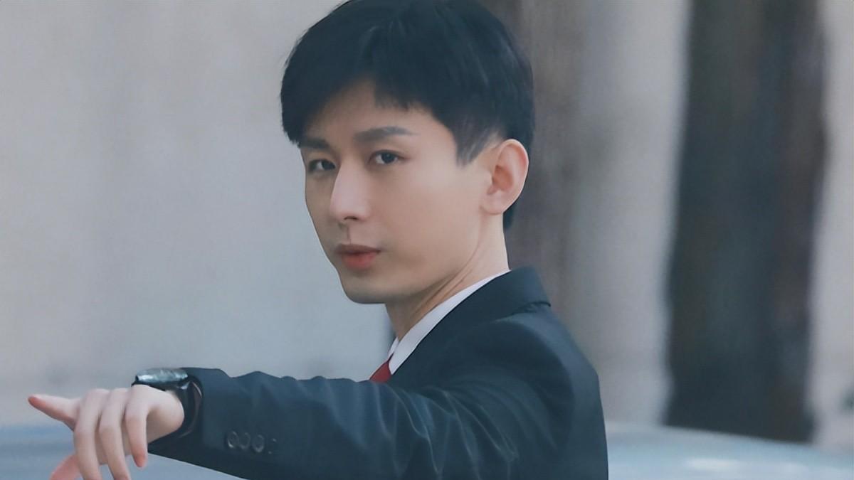 成毅|《底线》成毅吊儿郎当的演法让人颇为迷惑，周亦安究竟是个怎样人