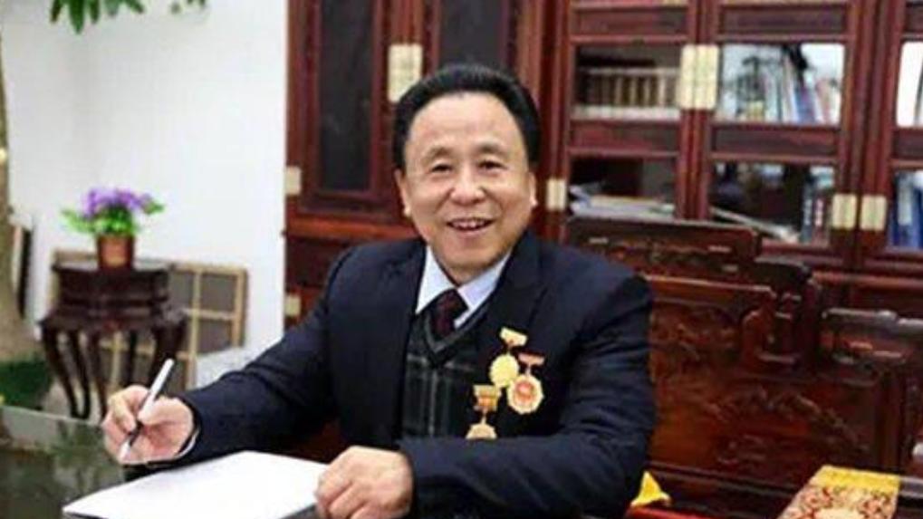 7旬益阳“首富”：建庄园与10名非婚女育14子，最小情人是00后