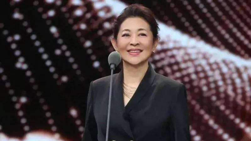 倪萍|嫁给杨亚洲的倪萍太幸福，一个细节看出两人有多般配