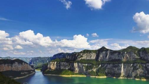 西双版纳|湖水清澈，倒影沉碧！贵州一景区，以百里画廊命名，藏着一水电站