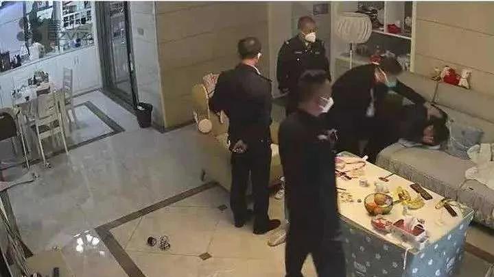 街道办干部上门打人，让人脊背发凉，当地：已停职