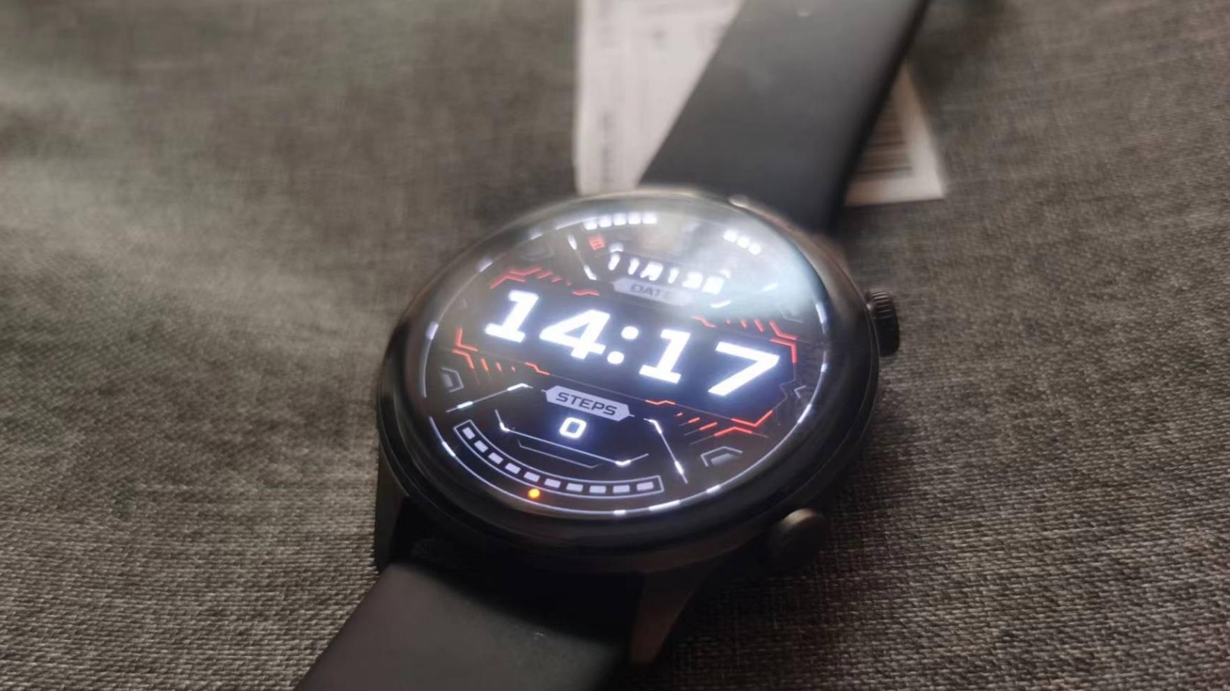 零售业|围观！嘿喽Solar Plus智能手表首发：支持通话的小野兽