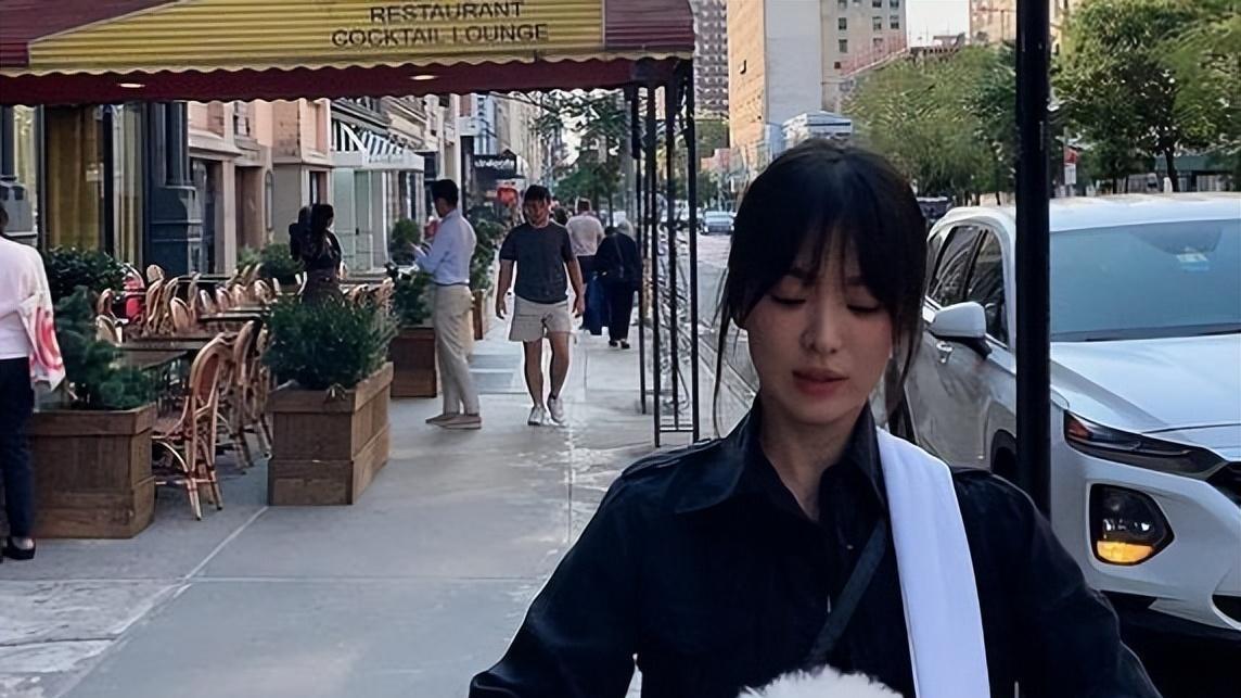 明星素颜|41岁宋慧乔素颜出镜，好肌肤零瑕疵，冻龄美肌离不开坚持的小秘诀