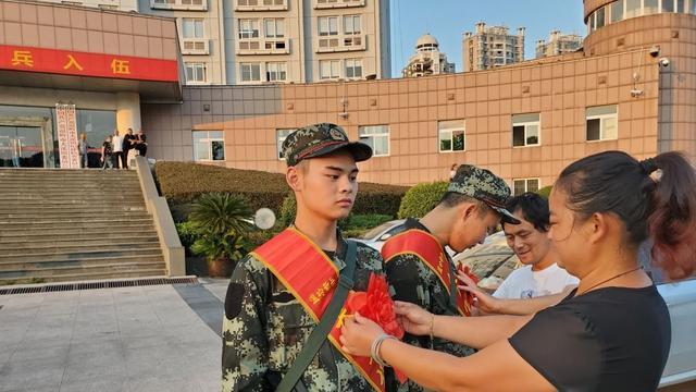 运势|2023年参军迎来“新政”，门槛提高后，有意向的学生需了解下！