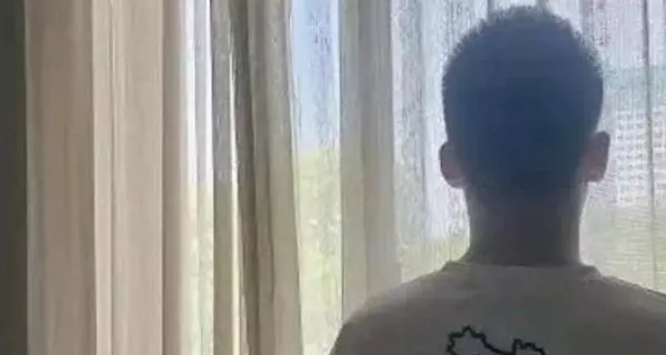 “我被打时没人来管”15岁少年被校园混混围殴，为自救刺死霸凌者