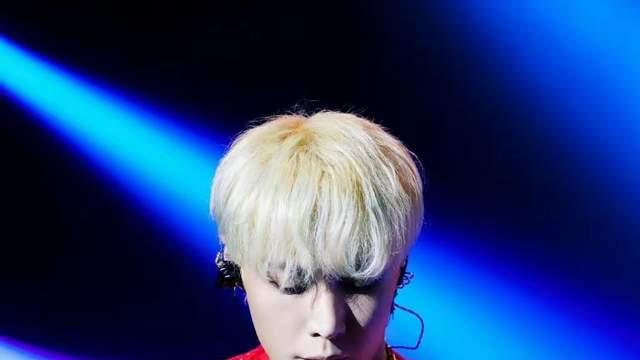 张艺兴|张艺兴在马来西亚唱京剧，弘扬中华民族文化，海外粉丝穿汉服捧场