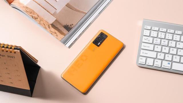 iqoo|iQOONeo5确实很香，骁龙870+独显芯片，12+256G跌至2499