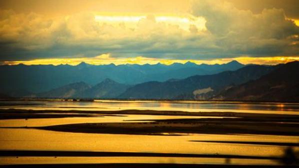 荷花|西藏一声巨响，千米大湖消失不见，专家：该来的躲不掉