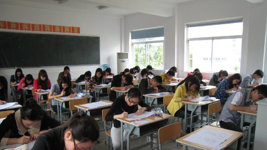 高校|沈阳市教育局教师招聘标准惹争议，只有8所大学入选，门槛太高了