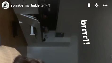 庾澄庆|庾澄庆力挺儿子：哈利再晒女装造型，翘兰花指捧脸越来越自信