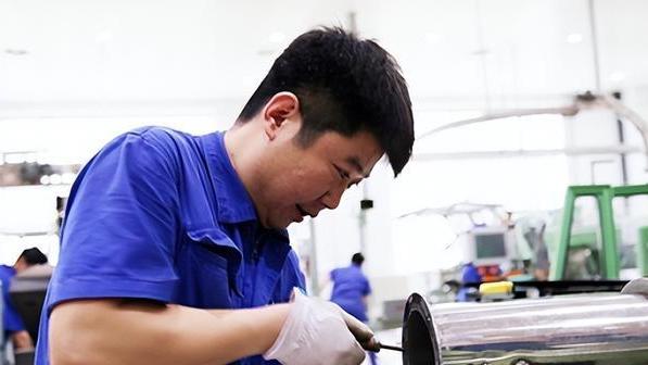 大学生|985毕业生扎堆卷烟厂，被认为大材小用，得知原因后众人表示理解