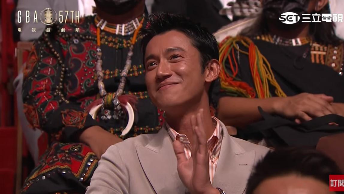 邵雨薇|被点名求婚邵雨薇，吴慷仁1个举动全场沸腾