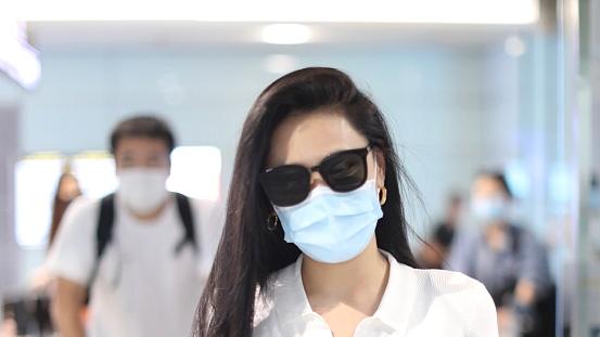 袁娅维|魔咒将破！袁娅维从继续卖周边到最终妥协，明星不割肉的常态被打破