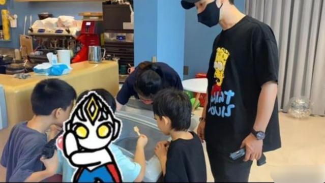 黄晓明|黄晓明与女子合照曝光，女方颜值高不输杨颖，同框数次关系成谜