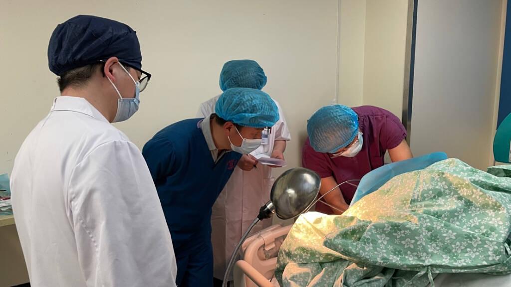 长沙倒塌事故第八名获救女孩，仍在保腿功能救治