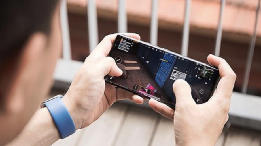 显示器|应有尽有打动我心，这3款“万金油”手机，用个三年都不想换