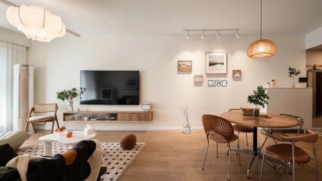 85m2现代简约风，不豪华很温馨，亲戚们都说很好看，特别适合居家