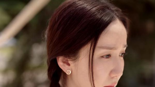 娄艺潇|唐宫夜宴：娄艺潇参演引热议，又胡一菲的影子，也有点僵硬不自然