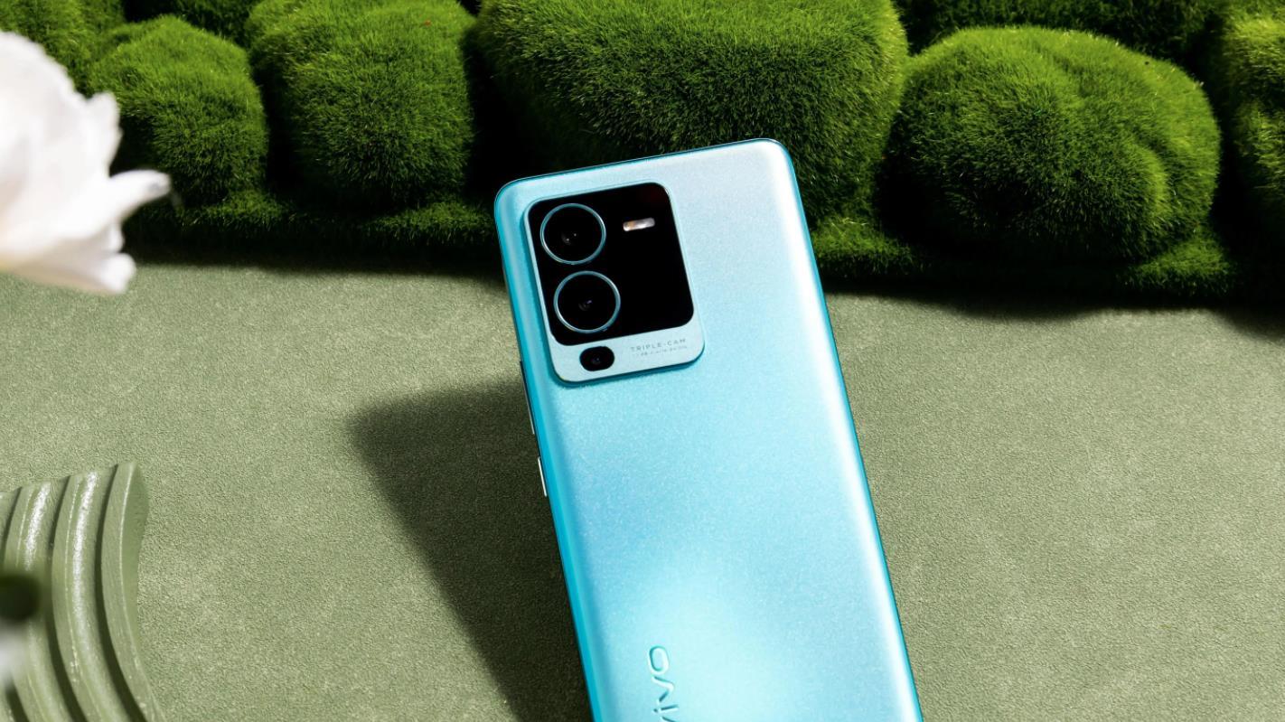 数码|2022下半年买手机，为什么数码博主都推荐这4款？最高不到三千