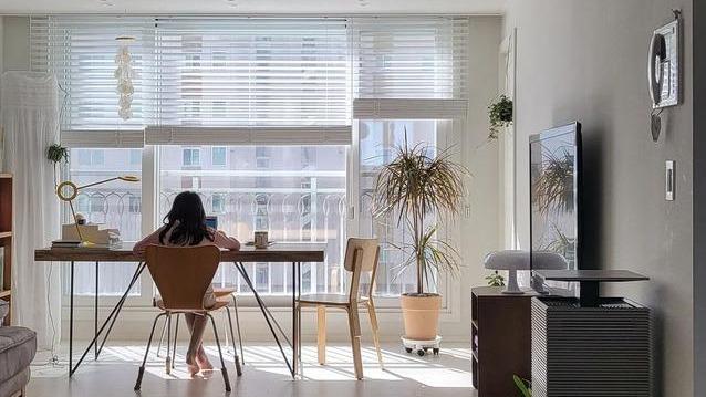 不追求花里胡哨，客厅丢掉茶几、电视柜，100㎡入住5年，宽敞舒适